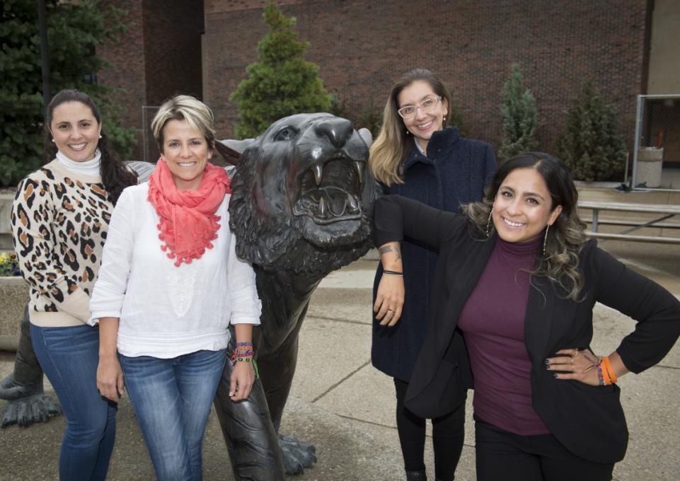 Colombian visitors around the Bengal statue