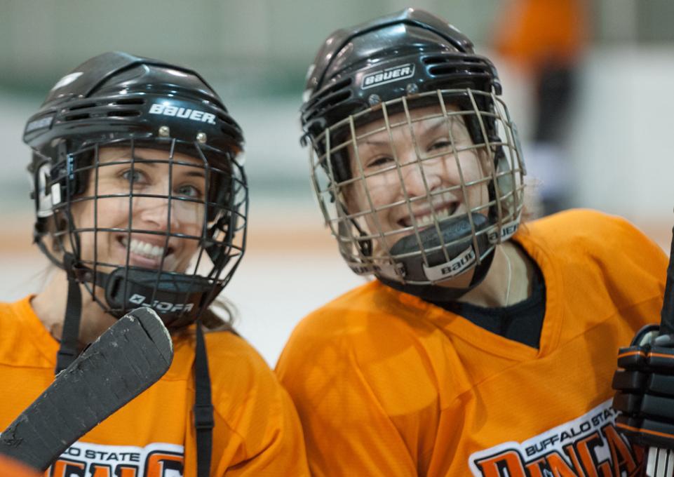 Two women's hockey players