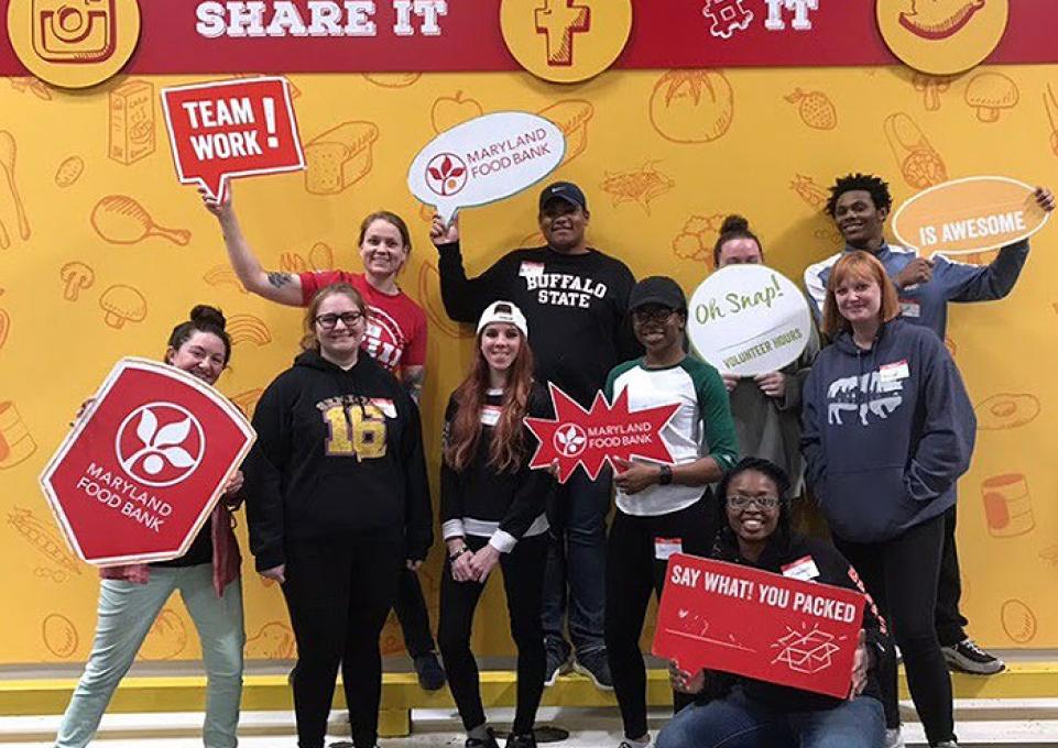 students volunteer at Maryland Food Bank